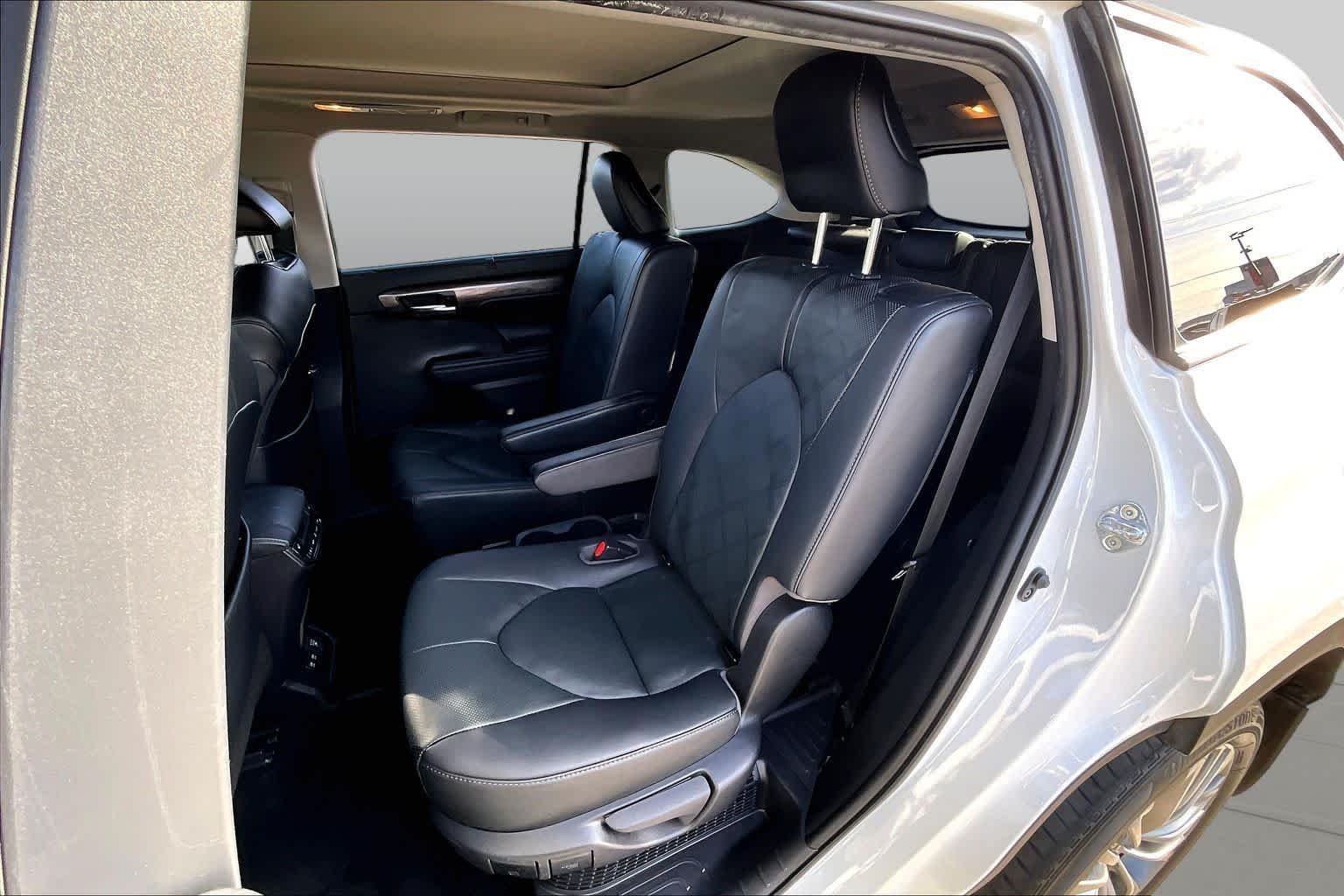 Used 2020 Blizzard Pearl Toyota Hybrid Platinum image 20