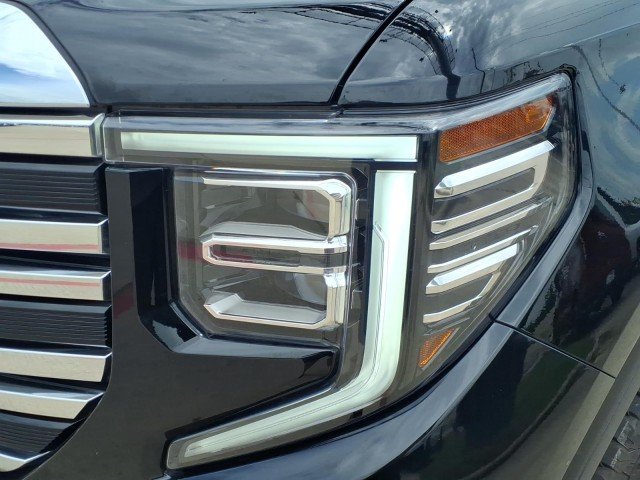 Used 2026 Onyx Black GMC SLT image 8