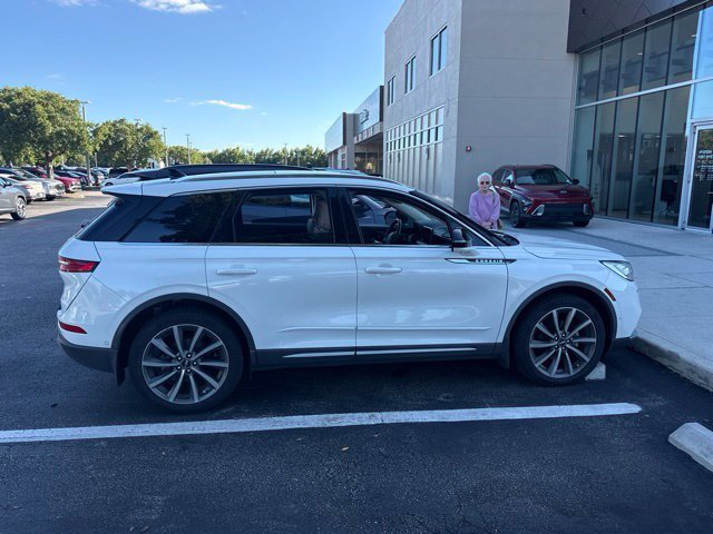 Used 2020 Pristine White Lincoln Reserve image 4