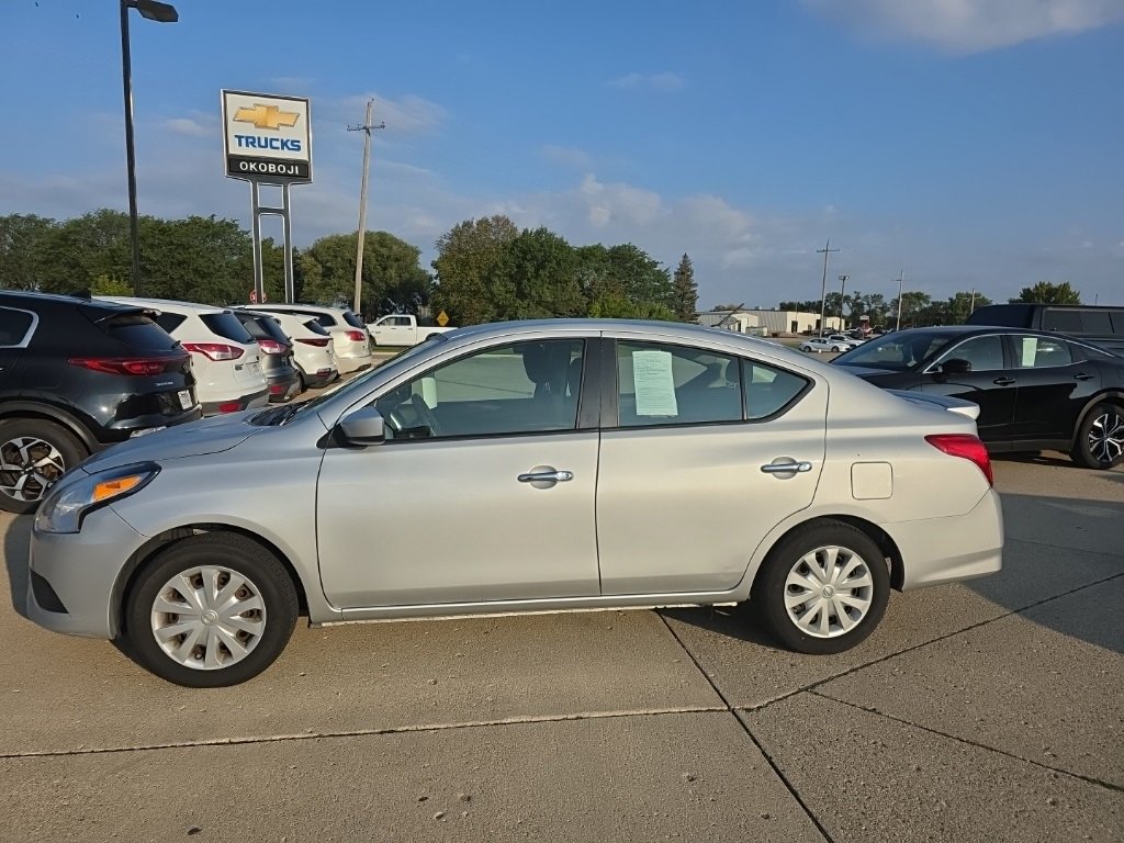 2016 Nissan Versa 1.6 SV photo 3