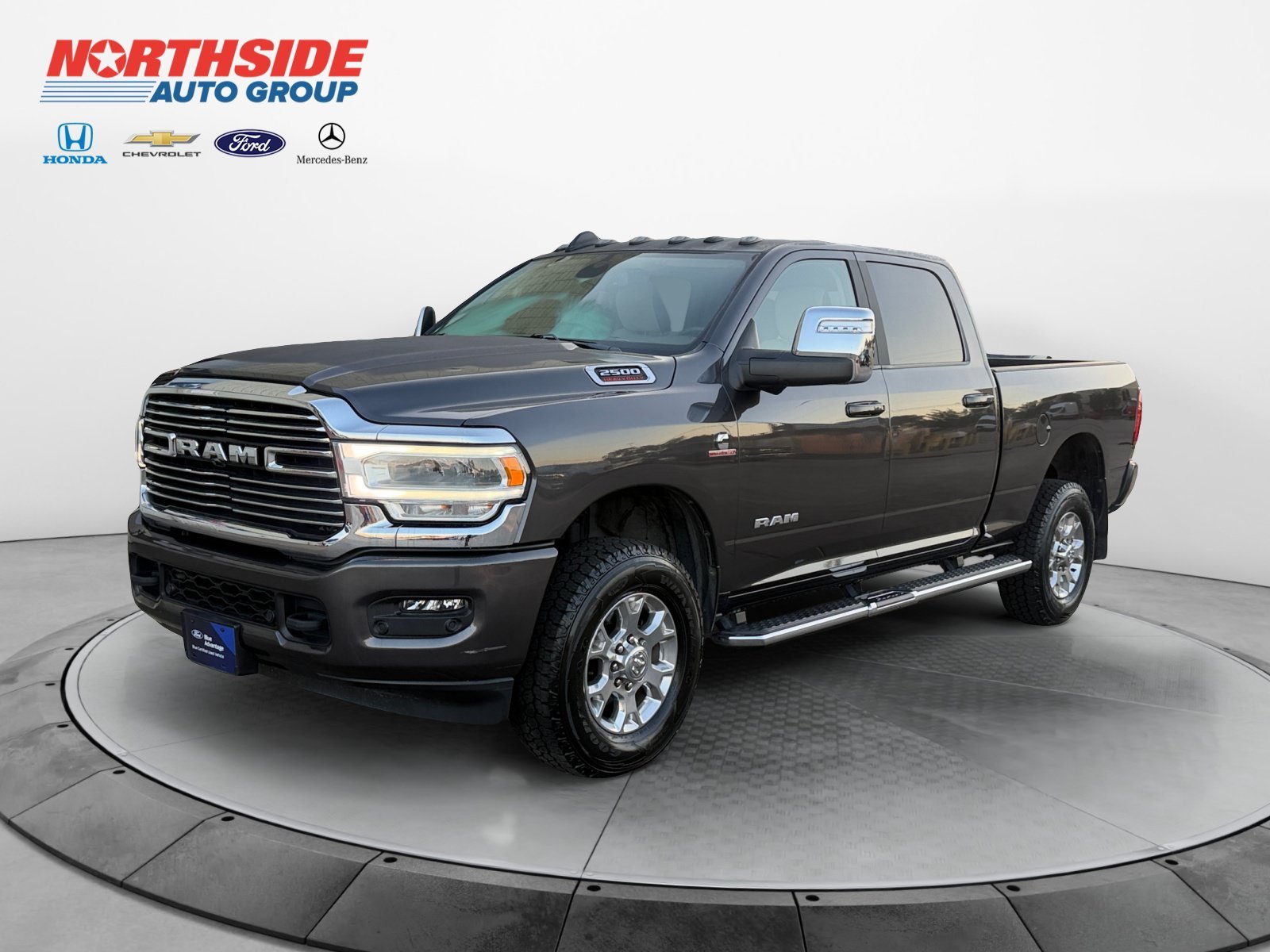 Certified Used 2023 Granite Crystal Clearcoat Metallic Ram Laramie image 3