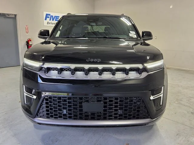 New 2026 High Gloss Black Exterior Paint Jeep Limited Altitude image 2