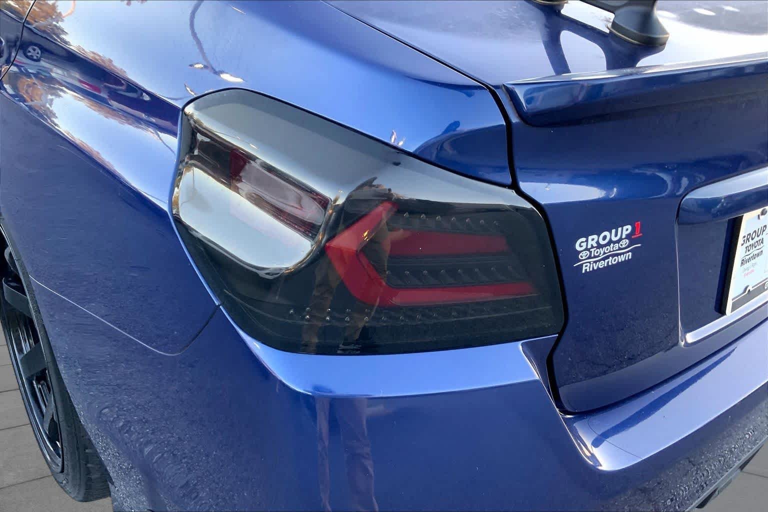 Used 2016 Lapis Blue Pearl Subaru Limited image 24