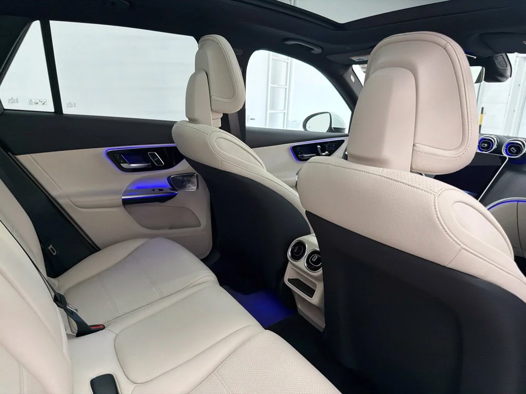 New 2027 White Mercedes-Benz GLC 300 image 27