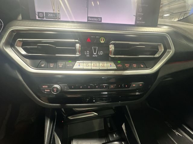 Used 2022 White BMW sDrive30i image 21