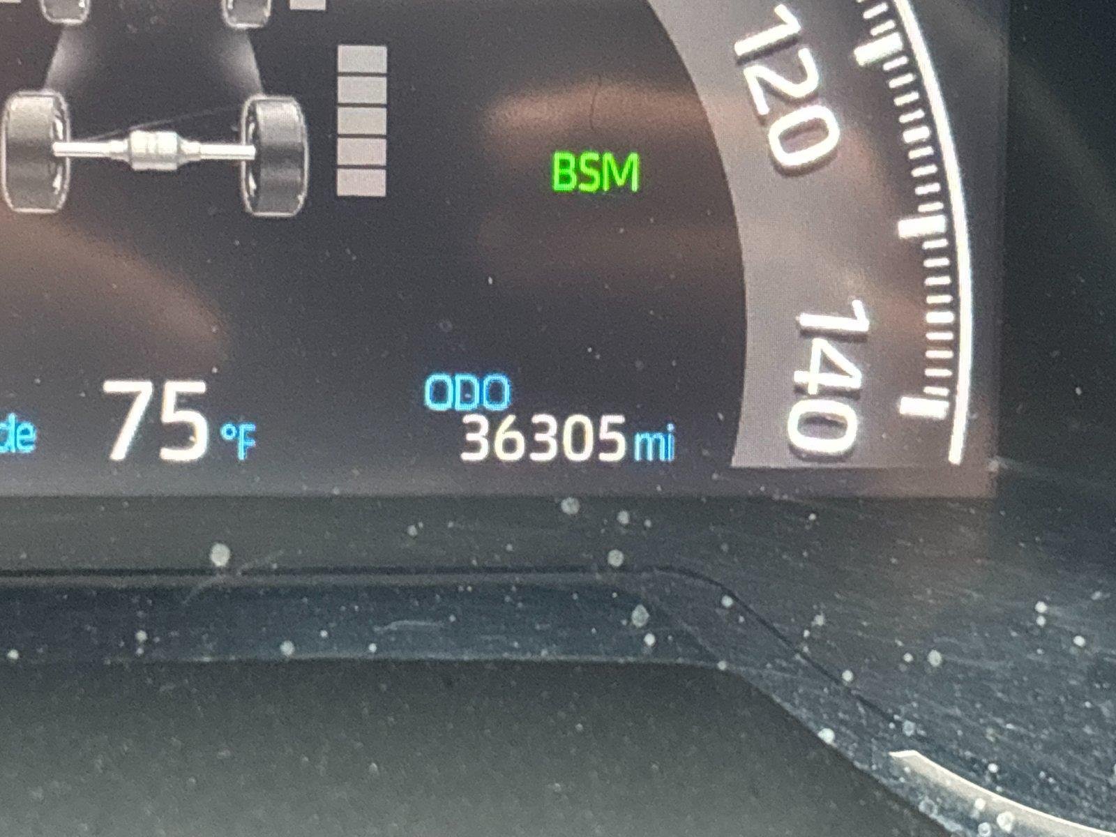 Used 2023 Wind Chill Pearl Toyota XLE Premium image 21