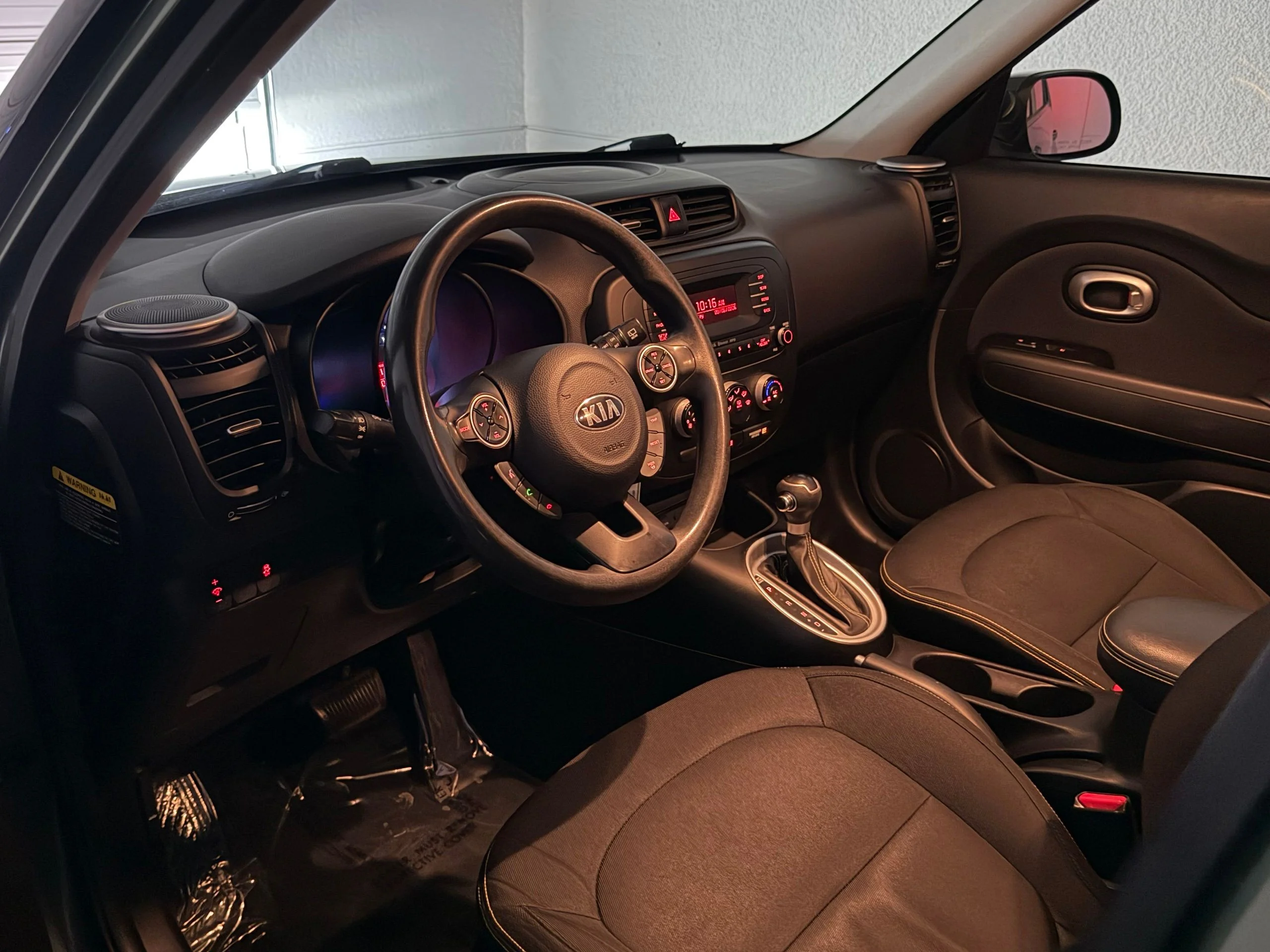 Used 2014 Green Kia Plus image 40