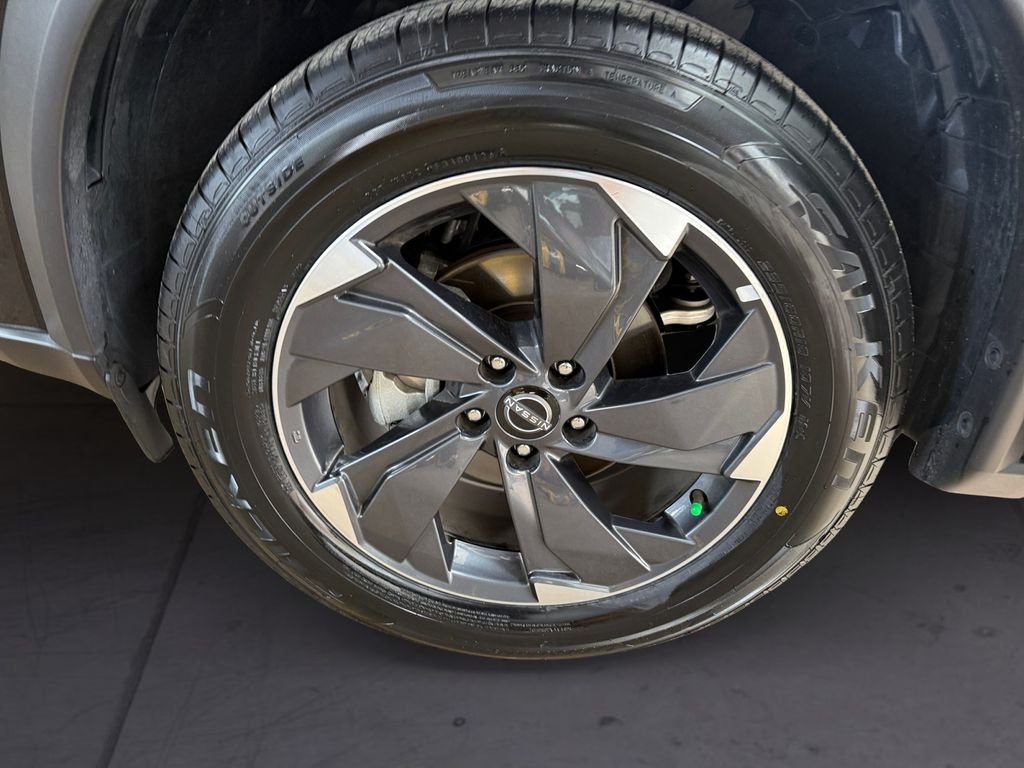 Used 2025 Black Nissan SV image 9