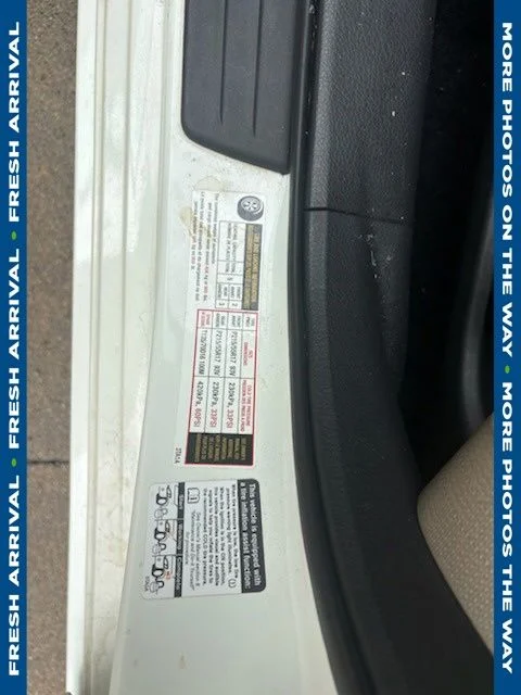 Used 2015 White Nissan 2.5 SL image 1