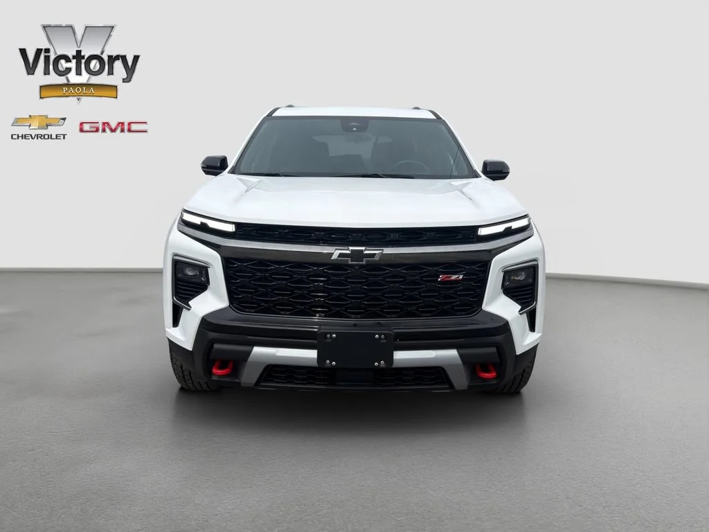 Used 2024 Chevrolet Traverse Z71 with VIN 1GNEVJKS1RJ140231 for sale in Kansas City
