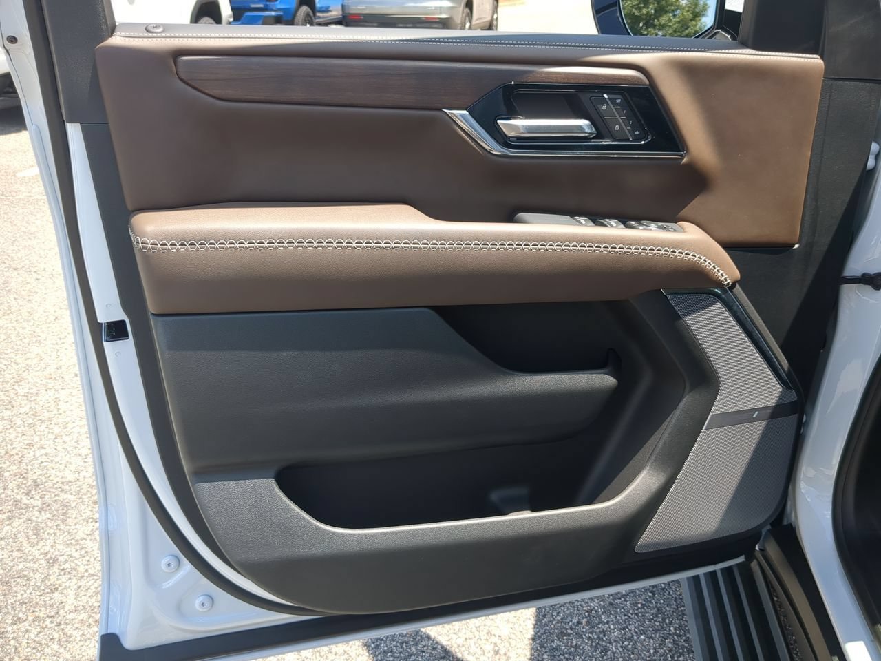 New 2026 Glacier White Tricoat GMC Denali Ultimate image 23
