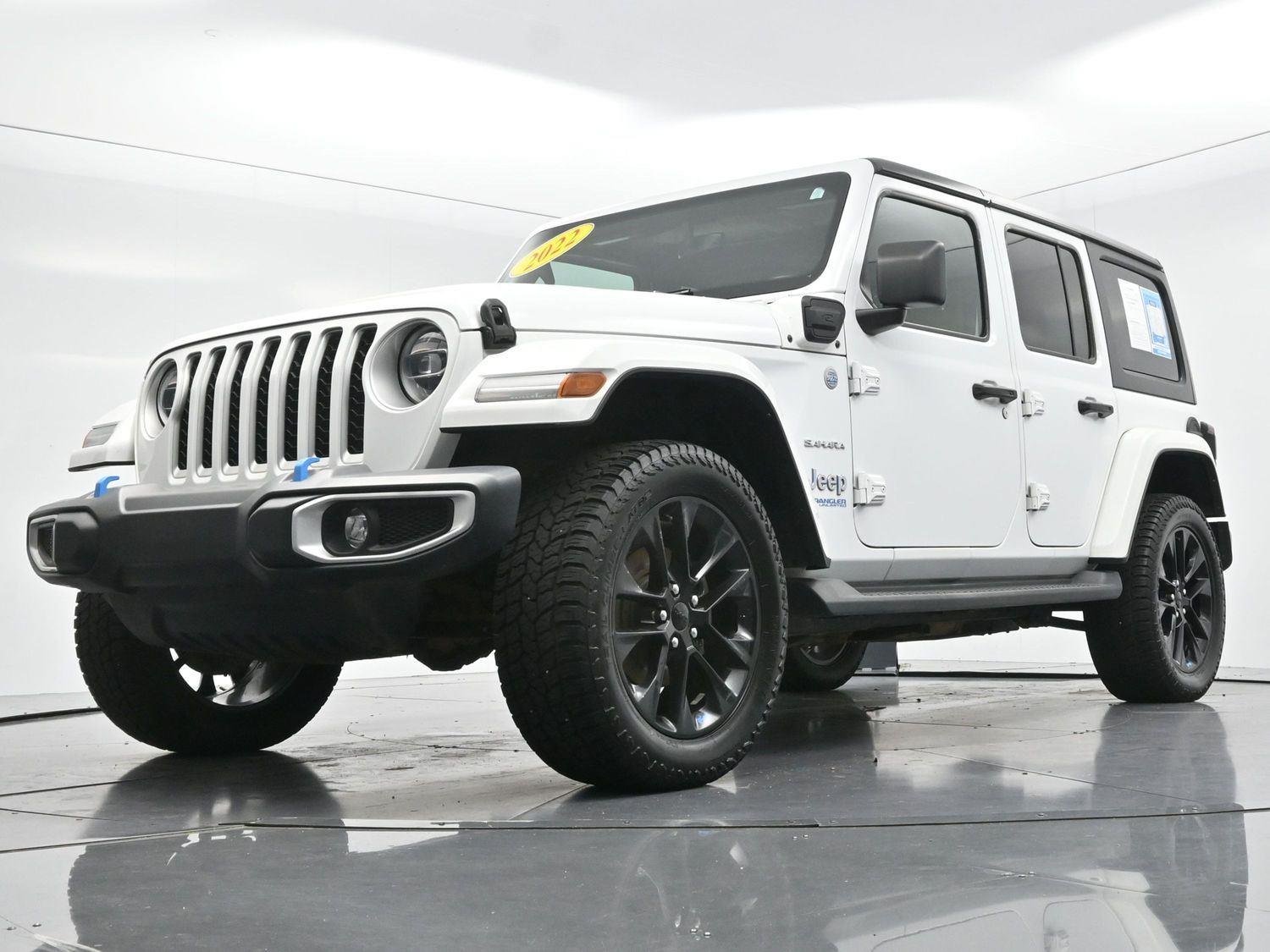 Used 2022 Bright White Clearcoat Jeep Unlimited Sahara image 48