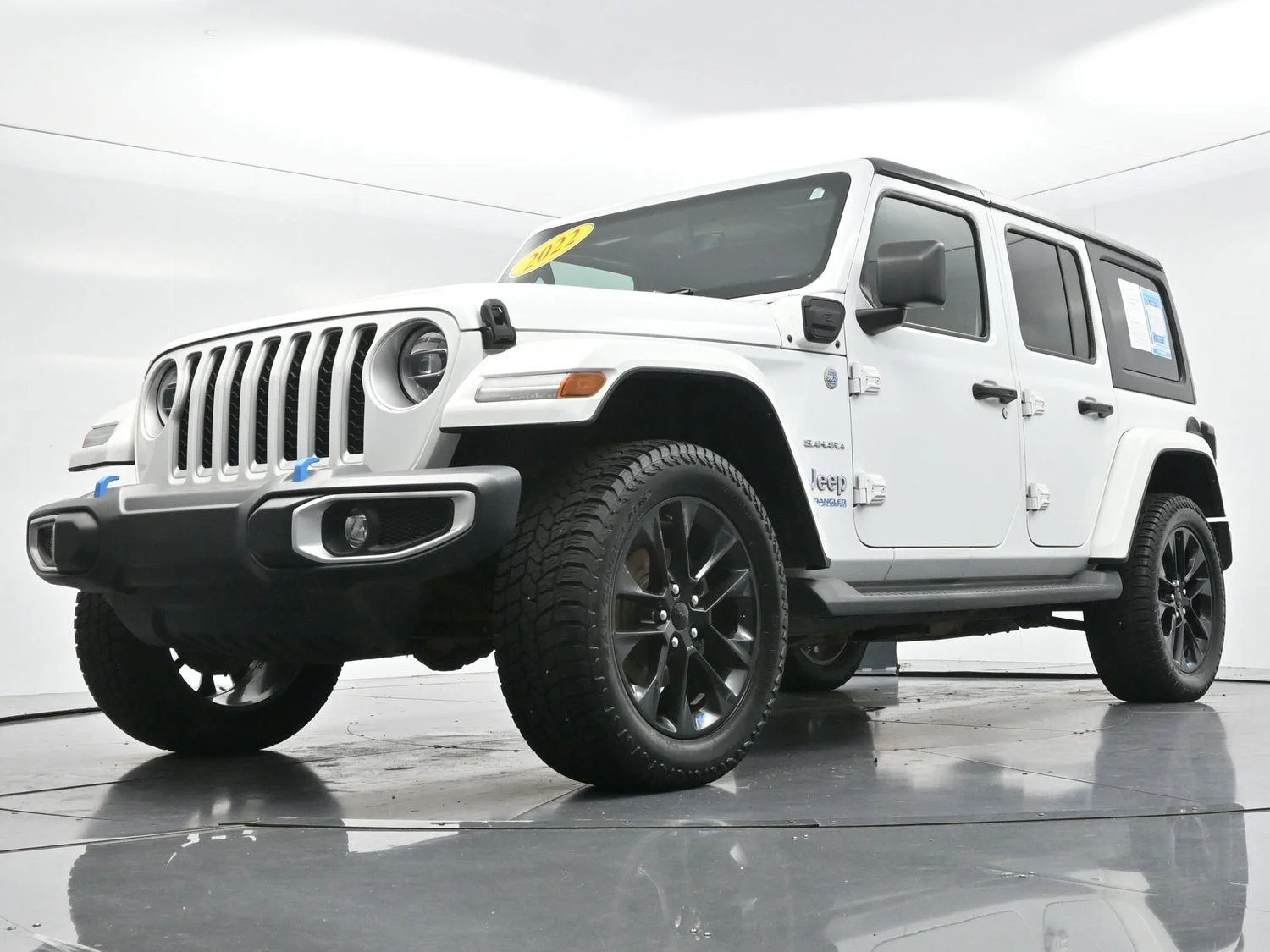 Used 2022 Bright White Clearcoat Jeep Unlimited Sahara image 48