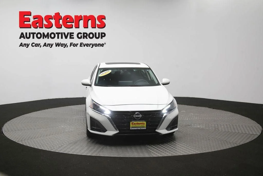 Used 2024 White Nissan 2.5 SV image 55