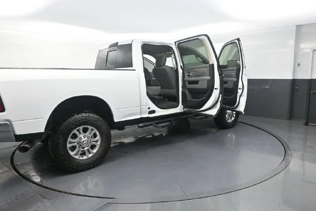 Used 2016 White Ram SLT image 45