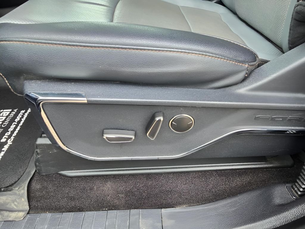Used 2022 Antimatter Blue Metallic Ford LARIAT image 22