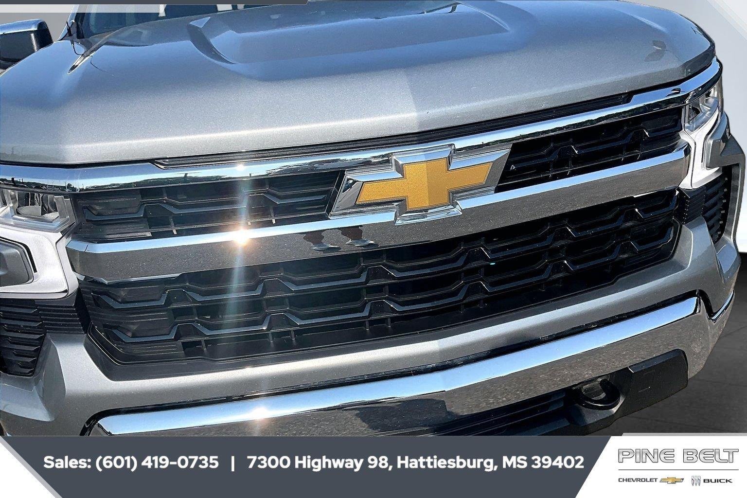 Used 2024 Sterling Gray Metallic Chevrolet LT image 22