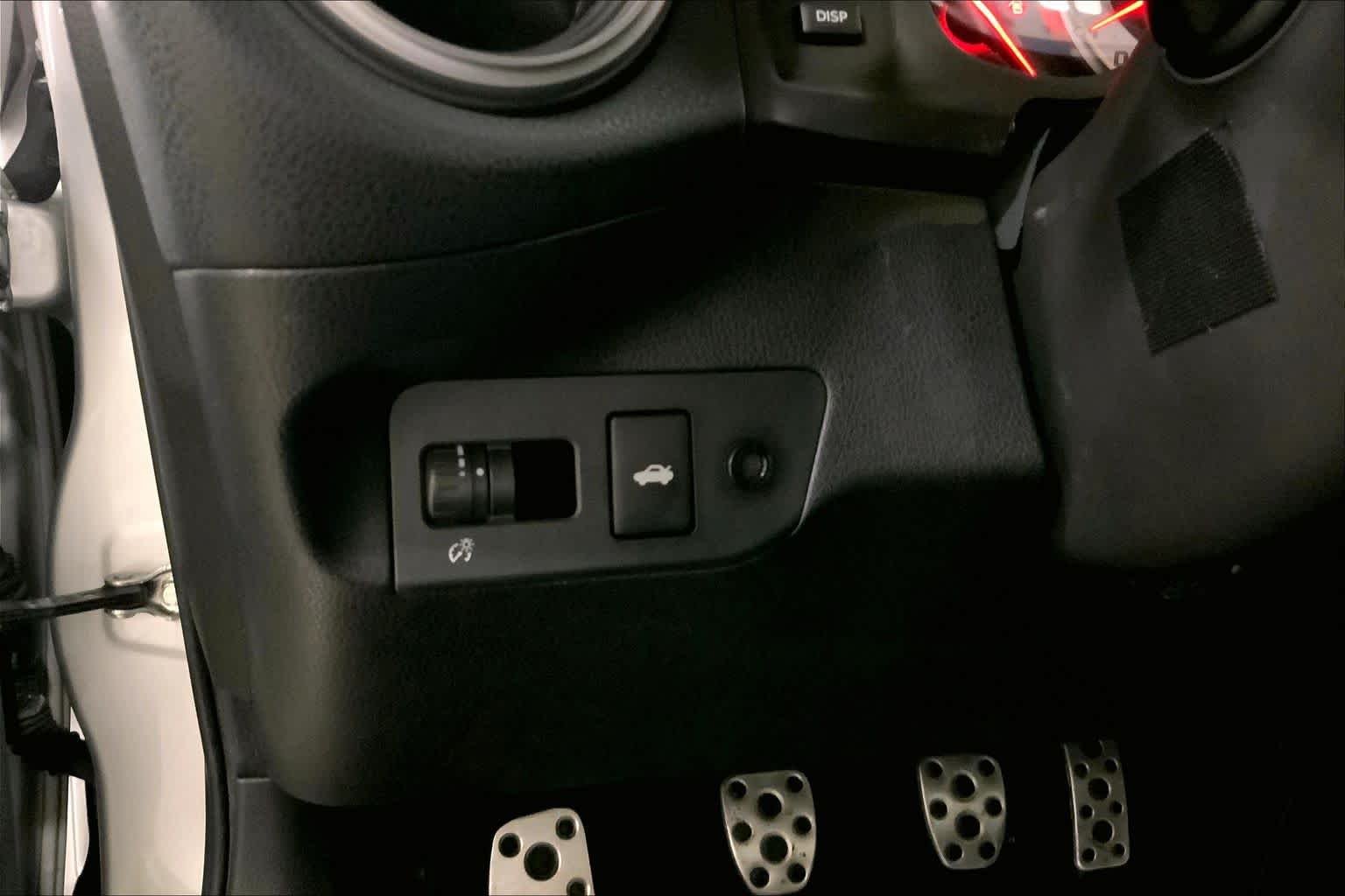Used 2013 Argento Scion  image 30