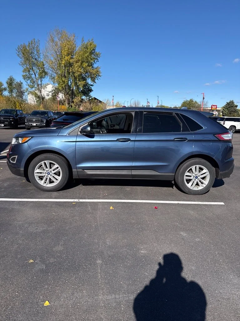 Used 2018 Blue Ford SEL image 1
