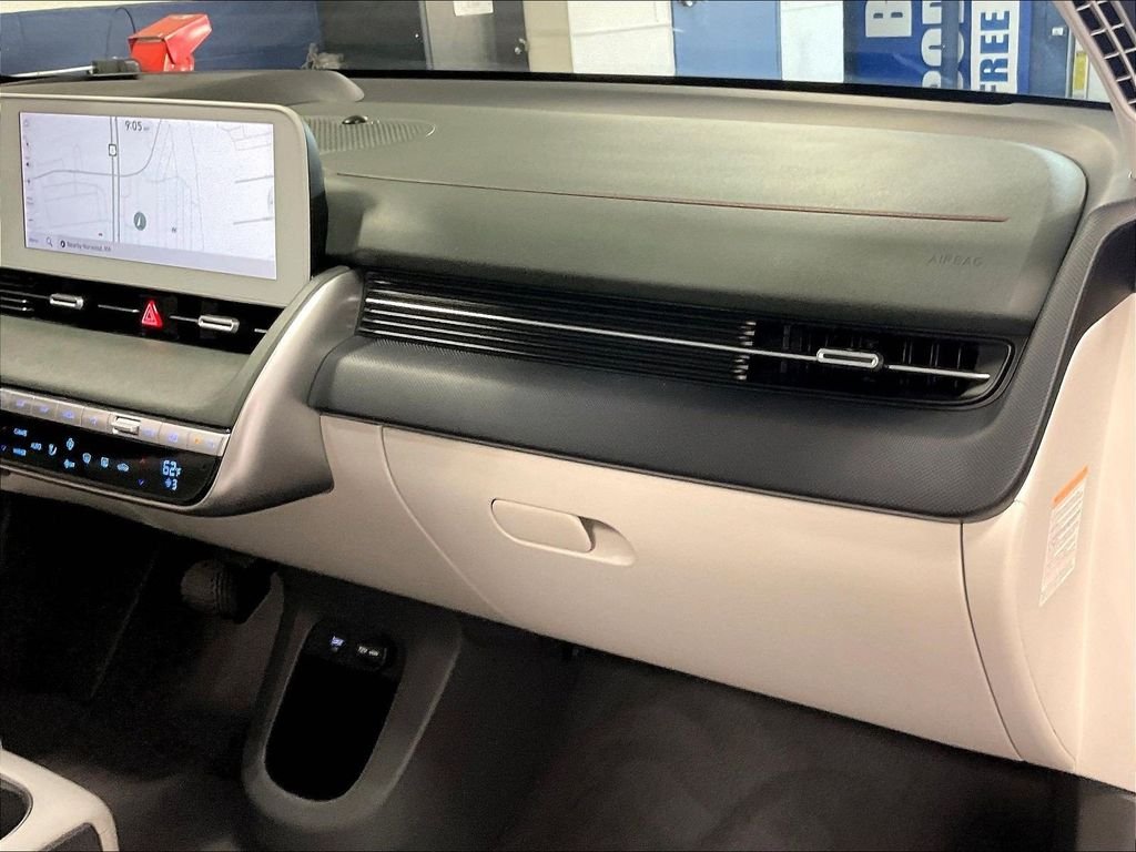 Used 2023 Green Hyundai Limited image 13