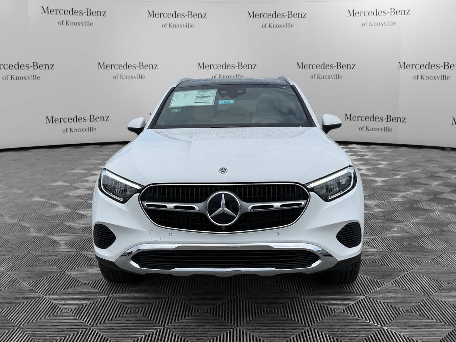 Used 2026 MANUFAKTUR Moonlight White Metallic Mercedes-Benz GLC 350e image 8