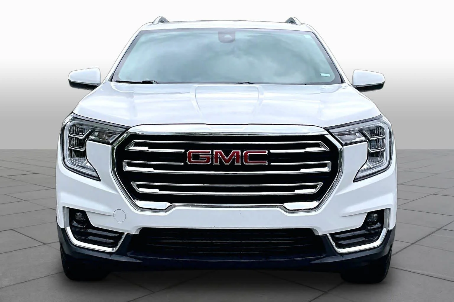 Used 2024 Summit White GMC SLT image 4