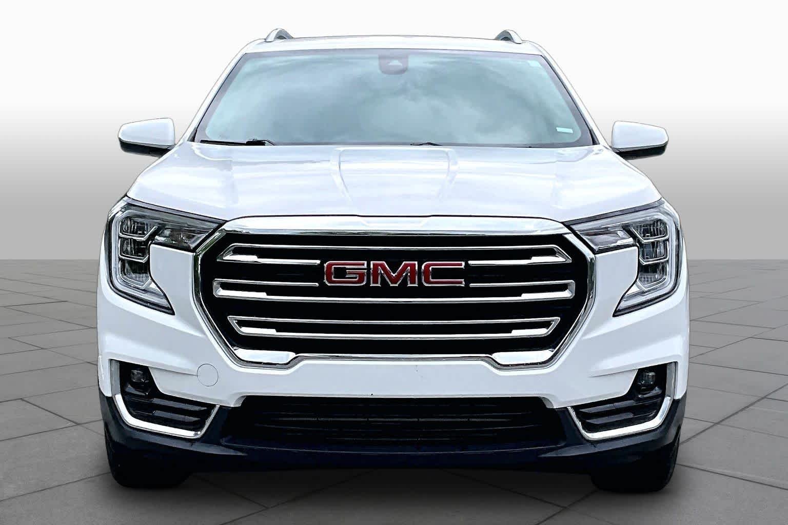 Used 2024 Summit White GMC SLT image 4