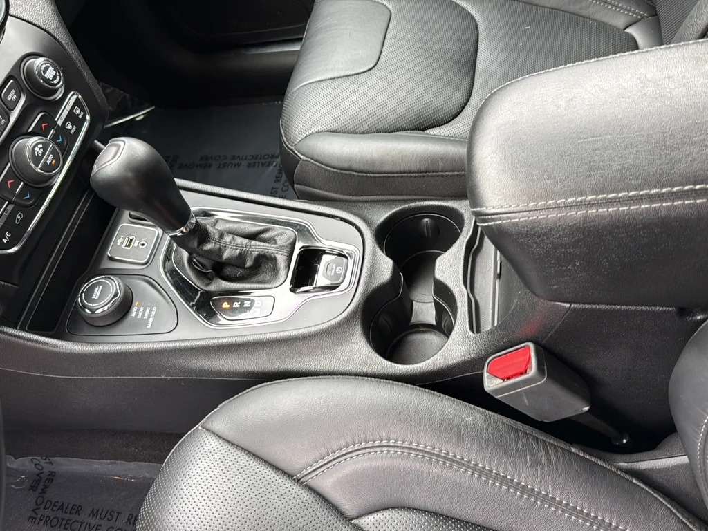 Used 2019 Black Jeep Overland image 19