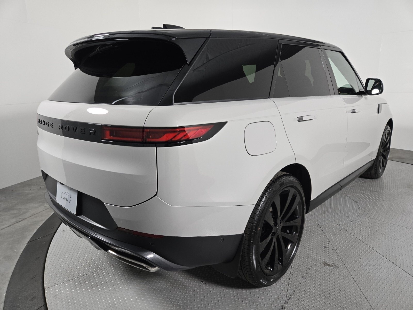 2026 Land Rover Range Rover Sport SE