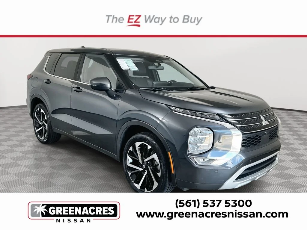 Used 2024 Gray Mitsubishi SE image 1