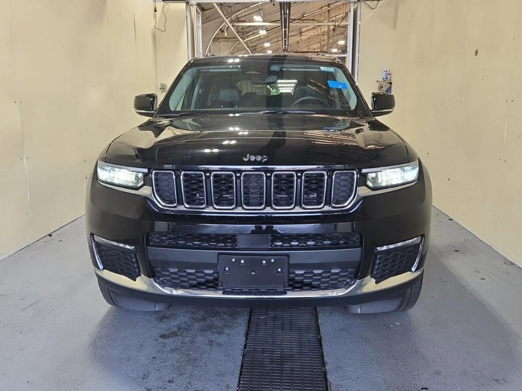 Used 2023 Black Jeep Limited image 12