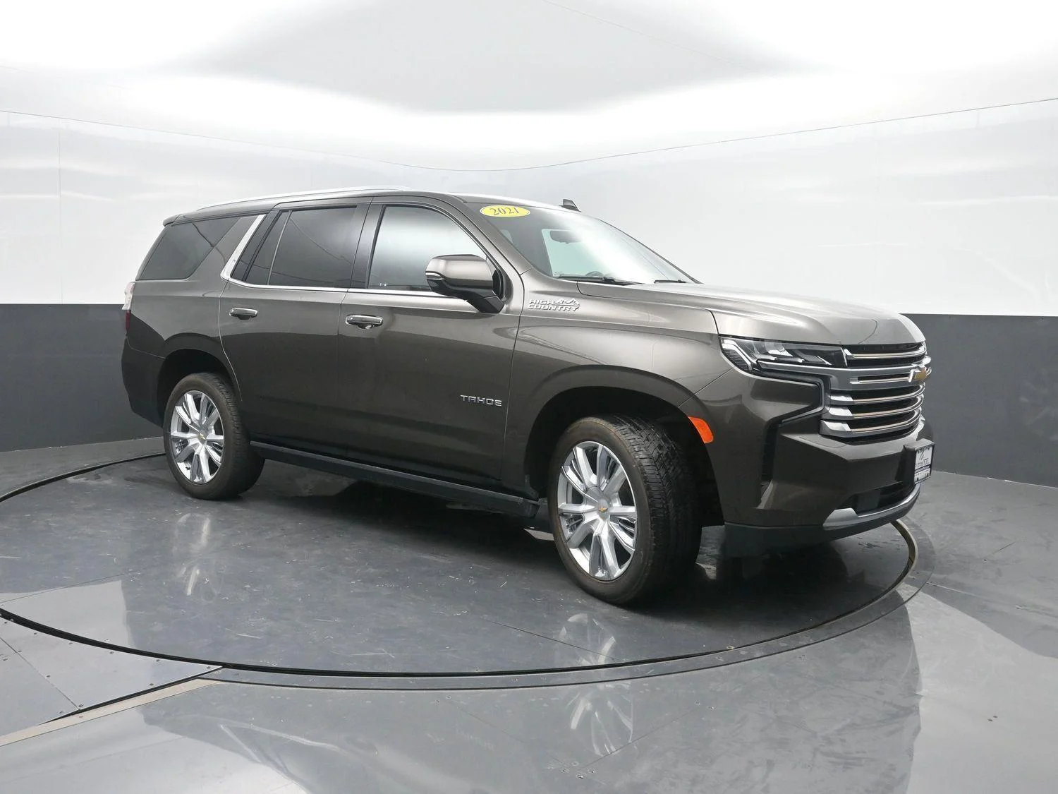 Used 2021 Graywood Metallic Chevrolet High Country image 4