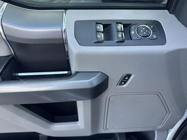 Used 2018 Silver Ford XLT image 28