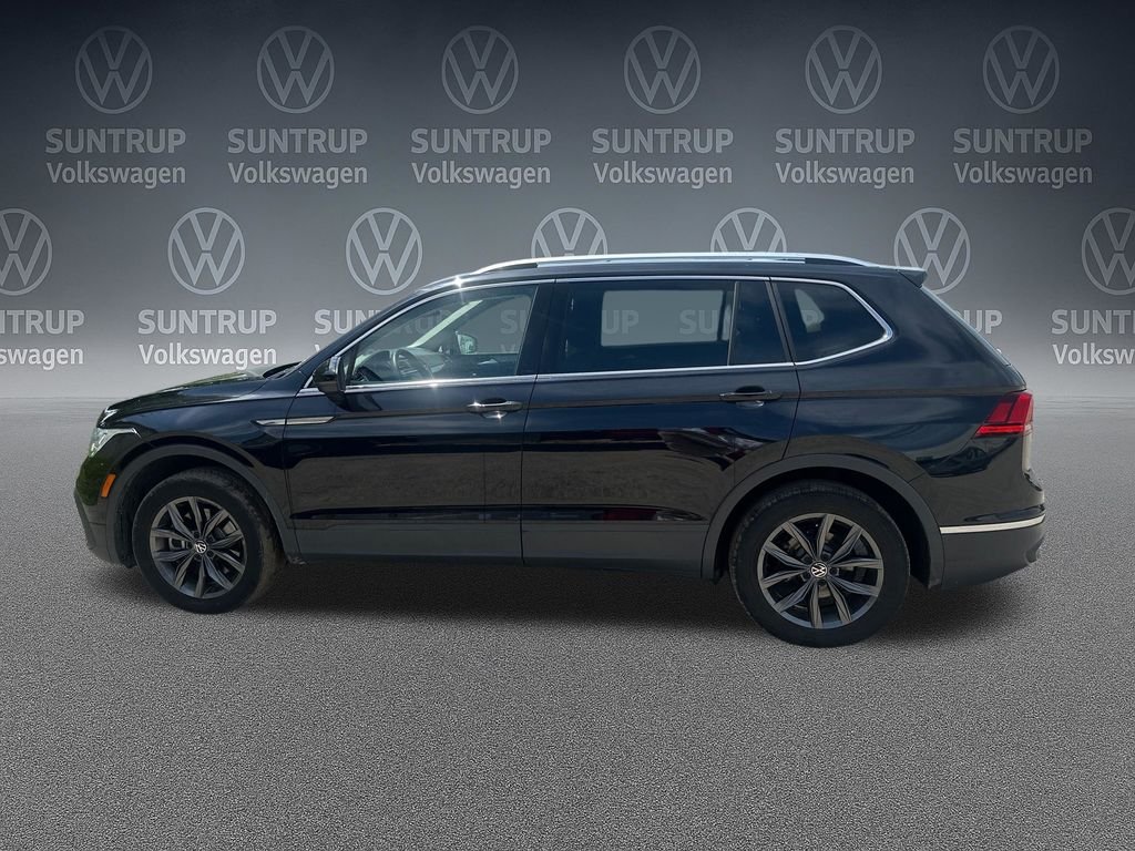 Used 2023 Black Volkswagen 2.0T SE image 33