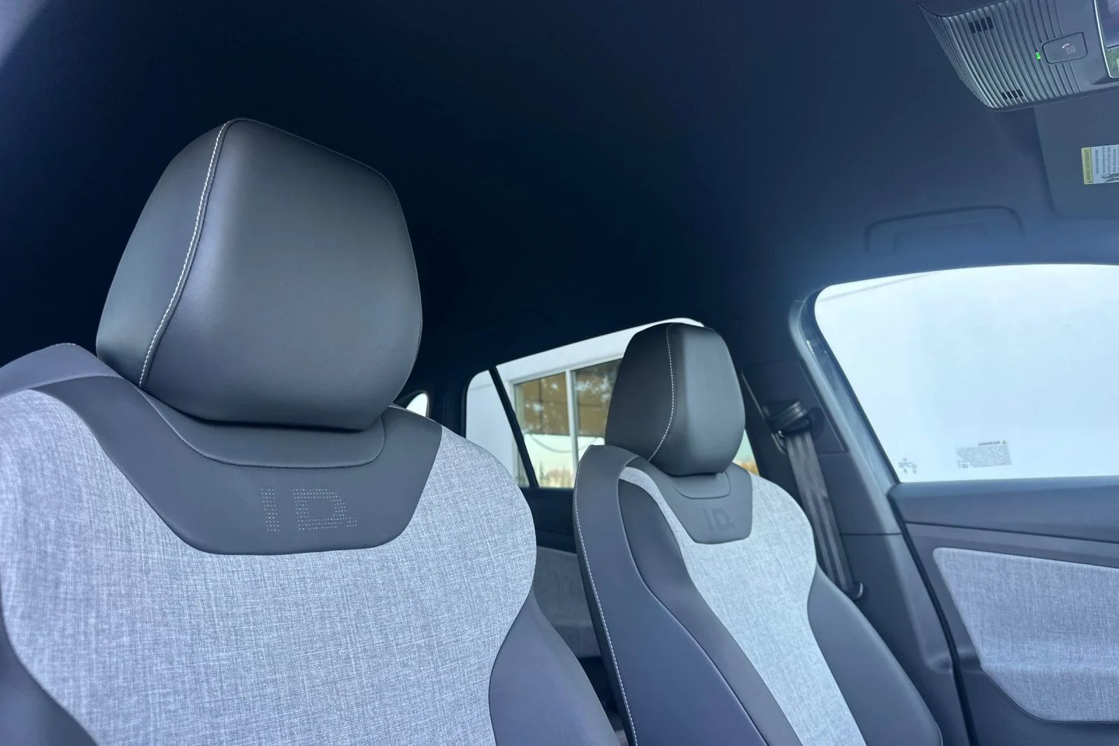2025 Volkswagen ID.4 PRO - Photo 17