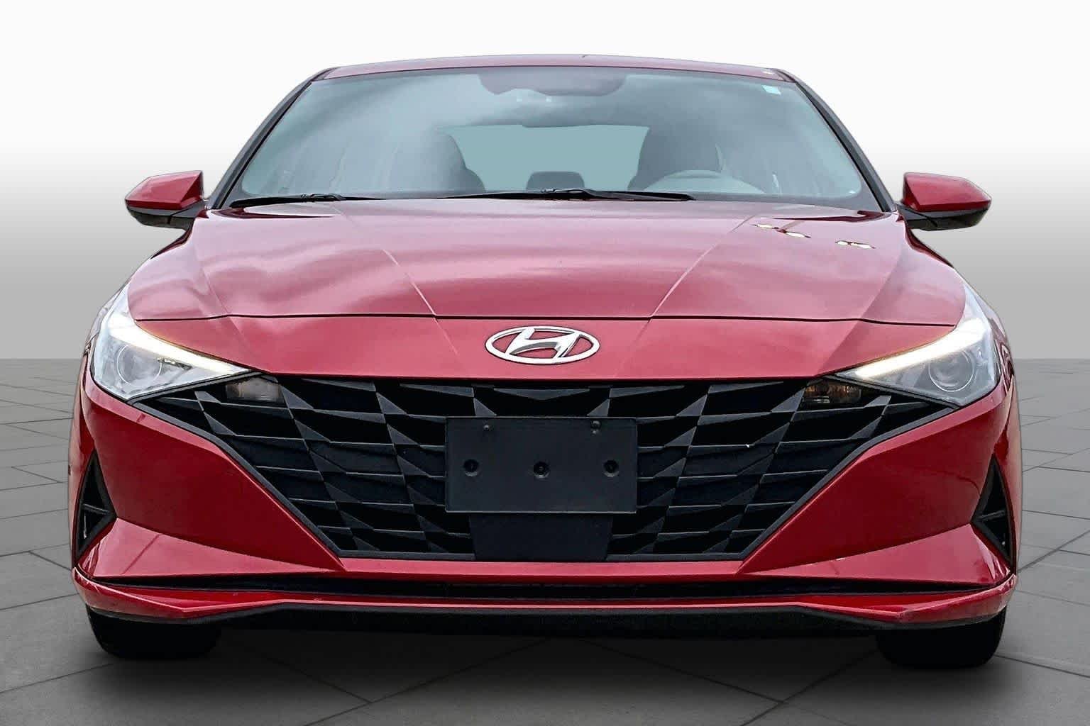 Used 2022 Scarlet Red Pearl Hyundai SEL image 4