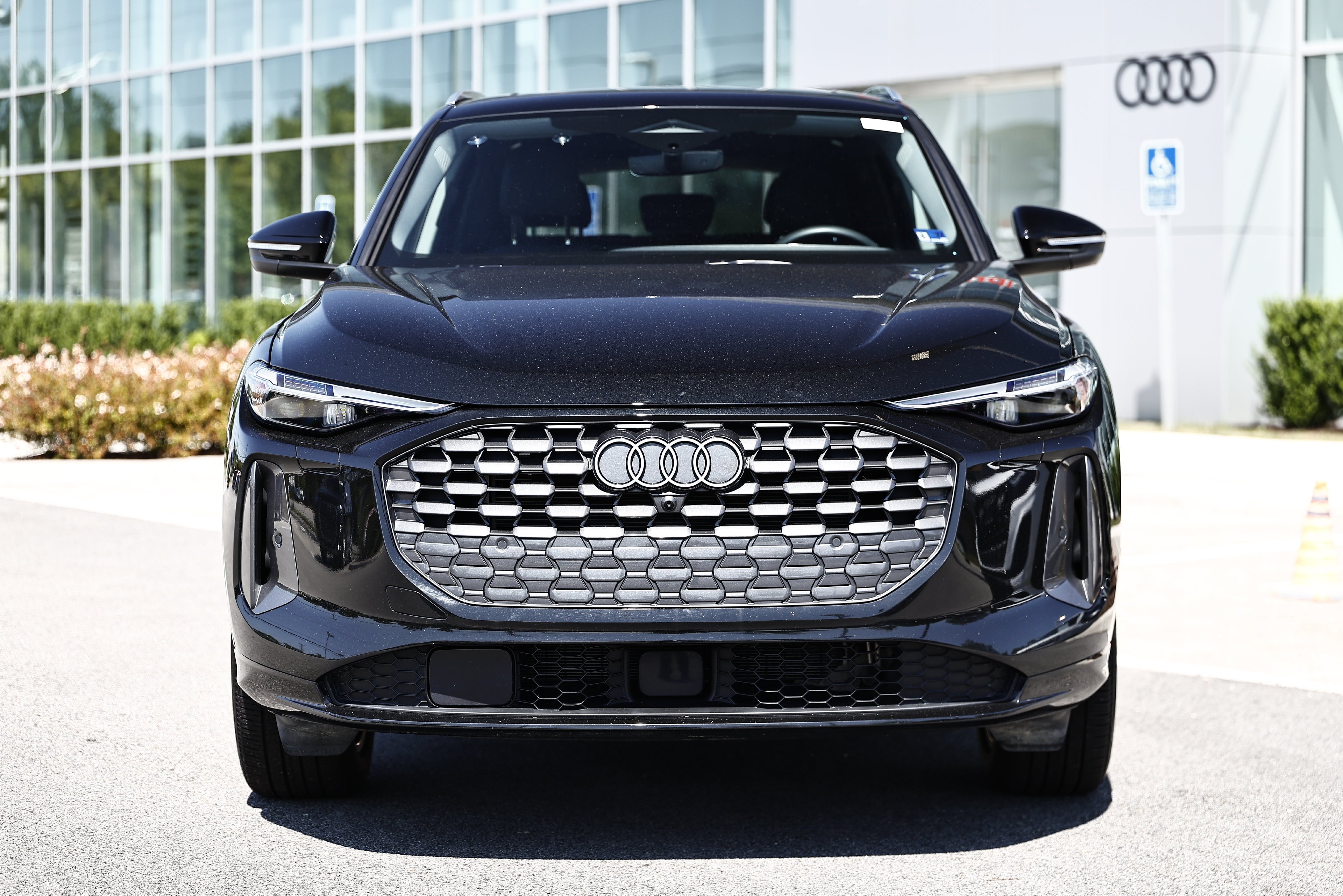 Used 2025 Mythos Black Metallic Audi 2.0T Premium Plus image 13