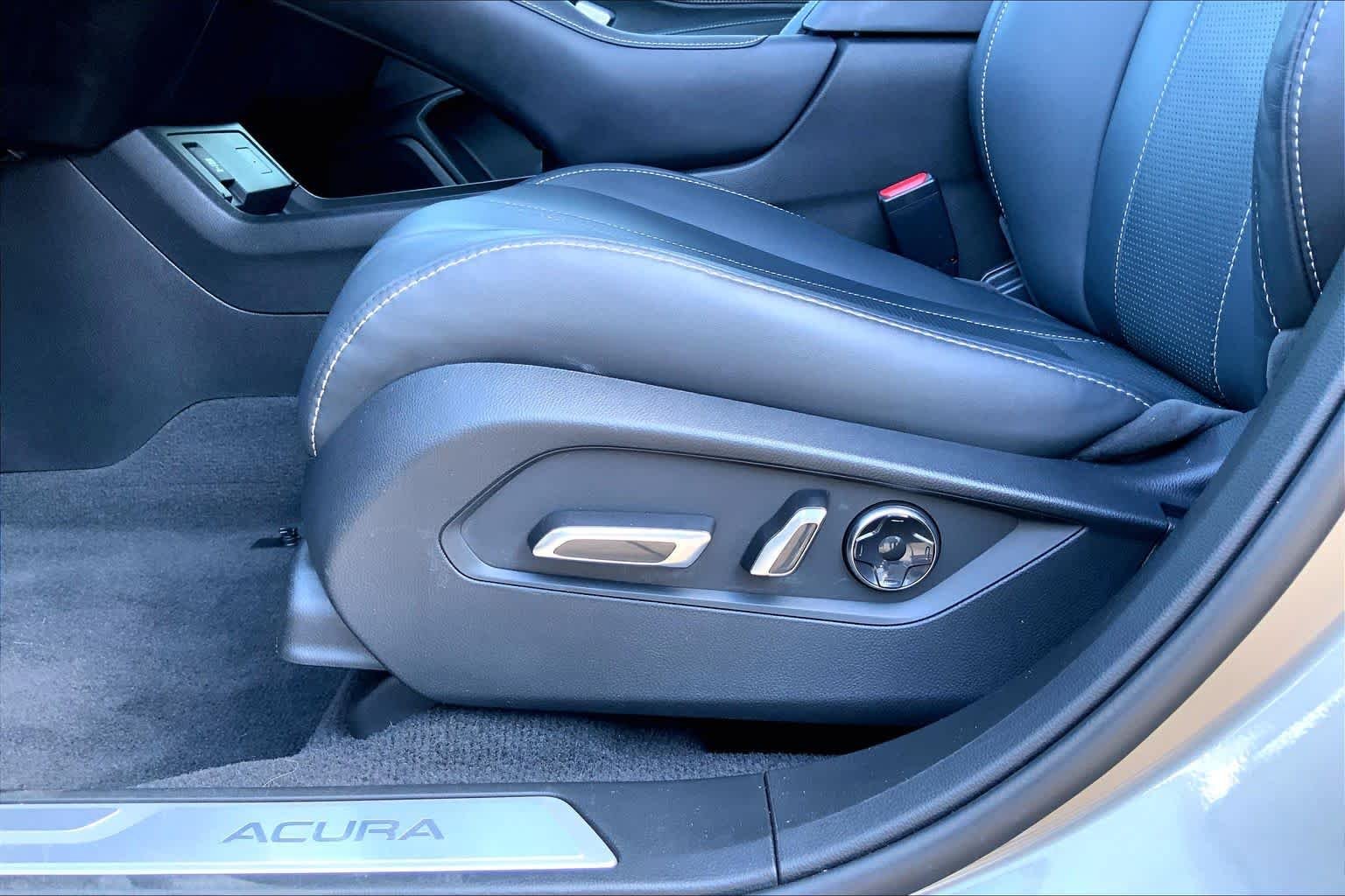 Used 2023 Liquid Carbon Metallic Acura w/Technology Package image 34