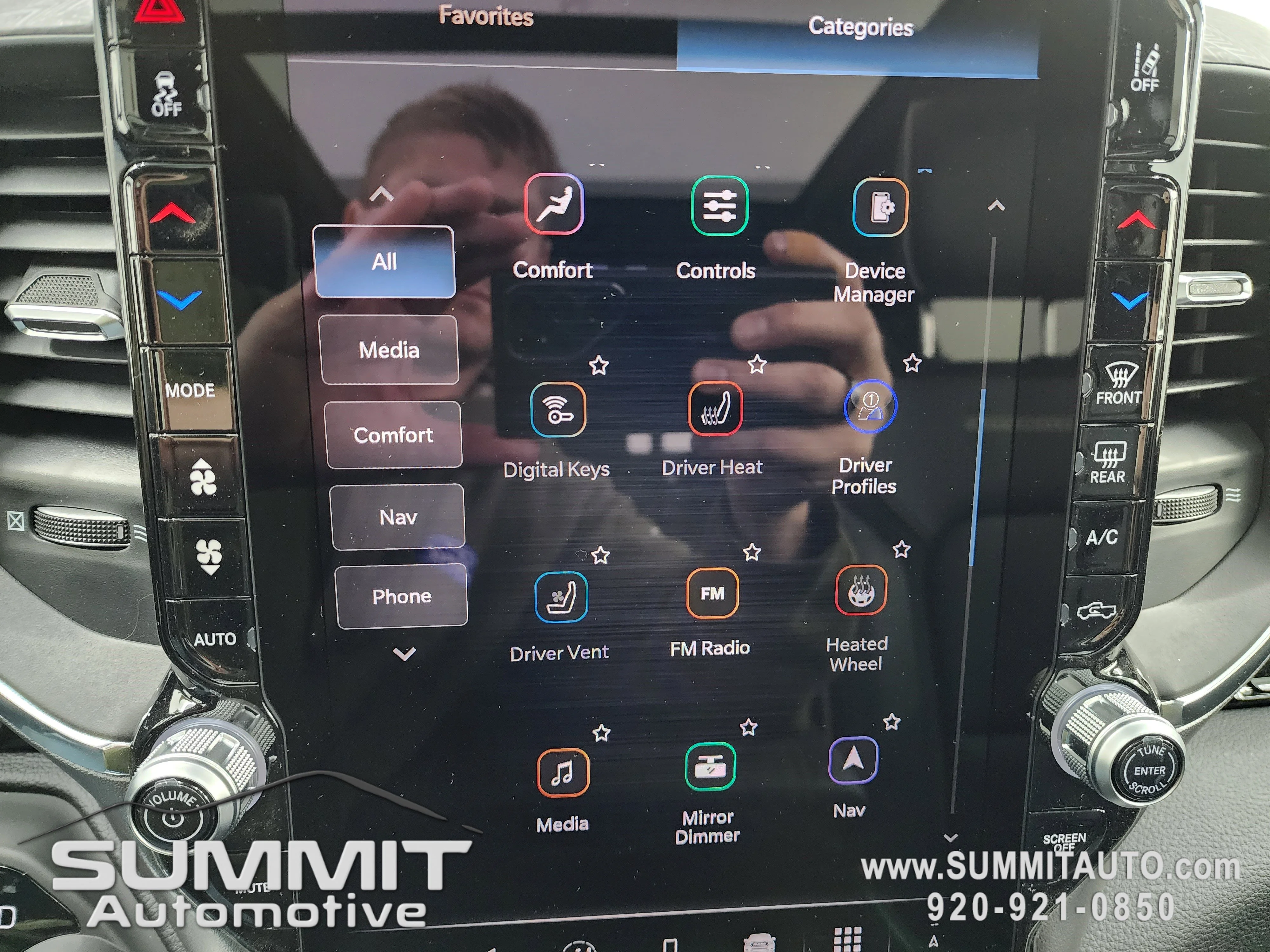 New 2026 Granite Crystal Metallic Clear-Coat Exterior Paint RAM Laramie image 59