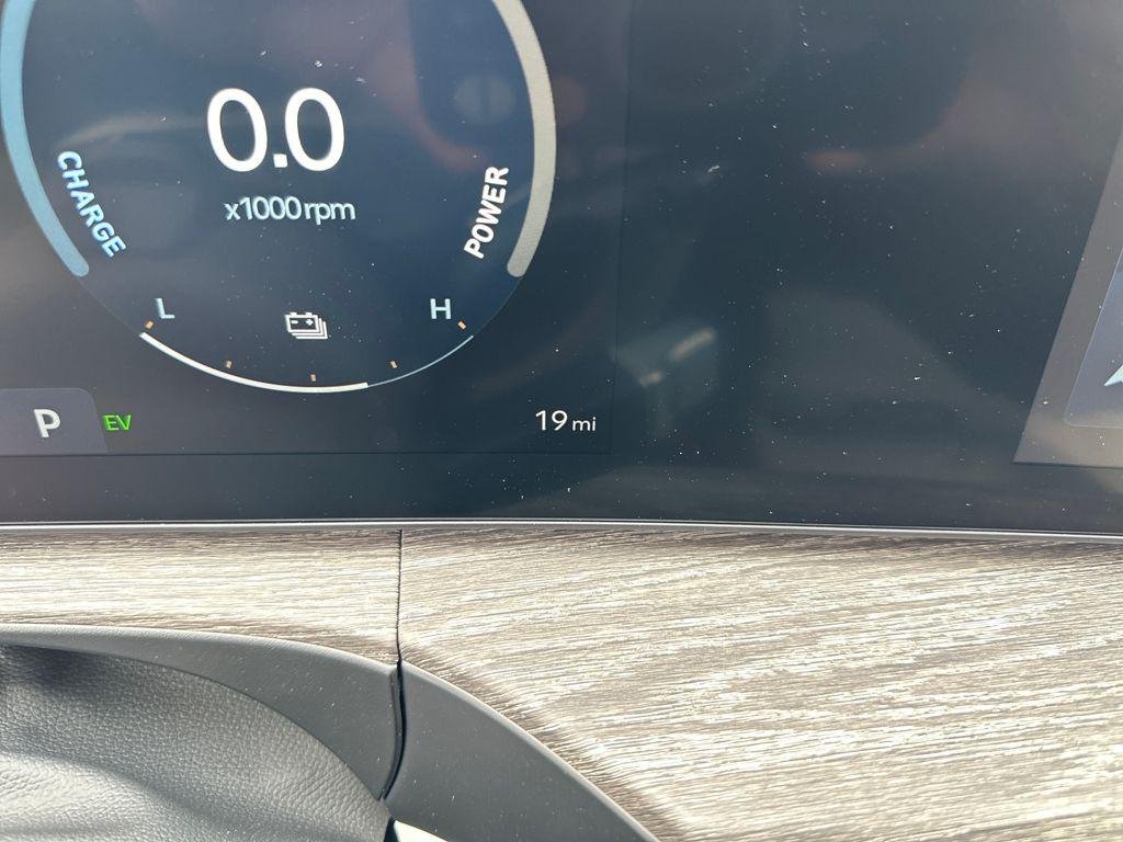 2026 Hyundai Santa Fe Limited - Photo 10