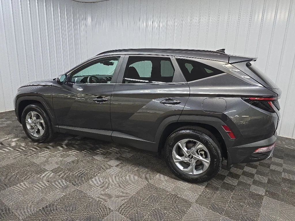 Used 2023 Gray Hyundai SEL image 4