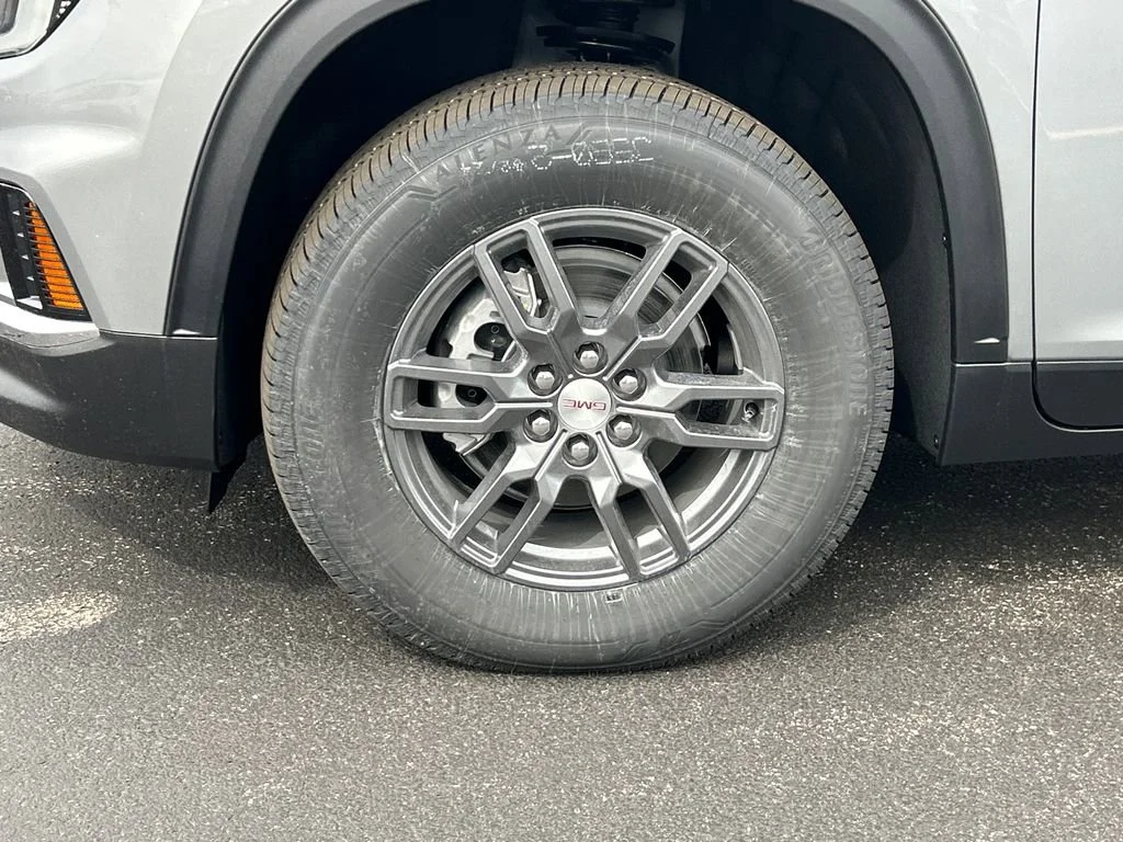 New 2026 Sterling Metallic GMC Elevation image 13