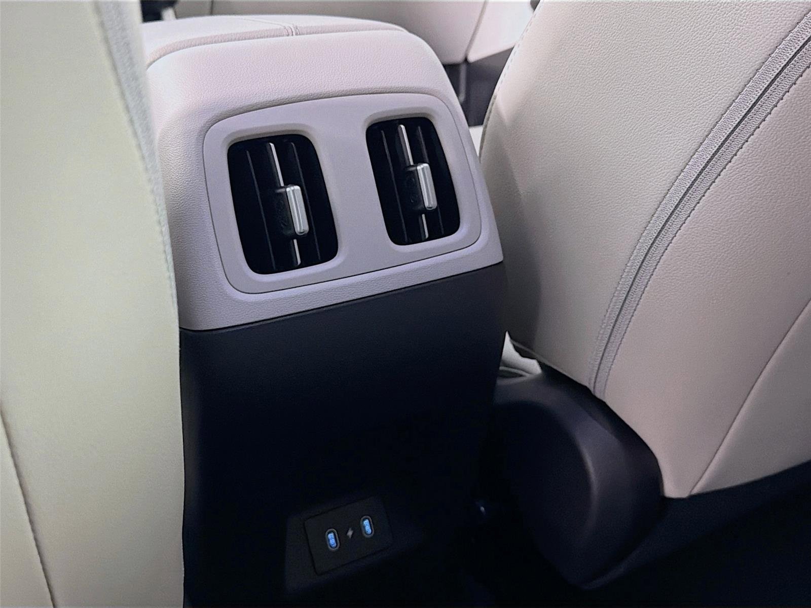 Used 2025 Phantom Black Hyundai SEL Convenience image 26
