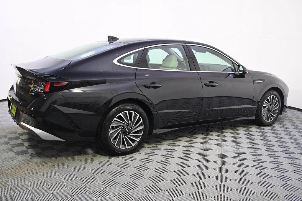 New 2026 Carbon Blue Hyundai SEL image 7
