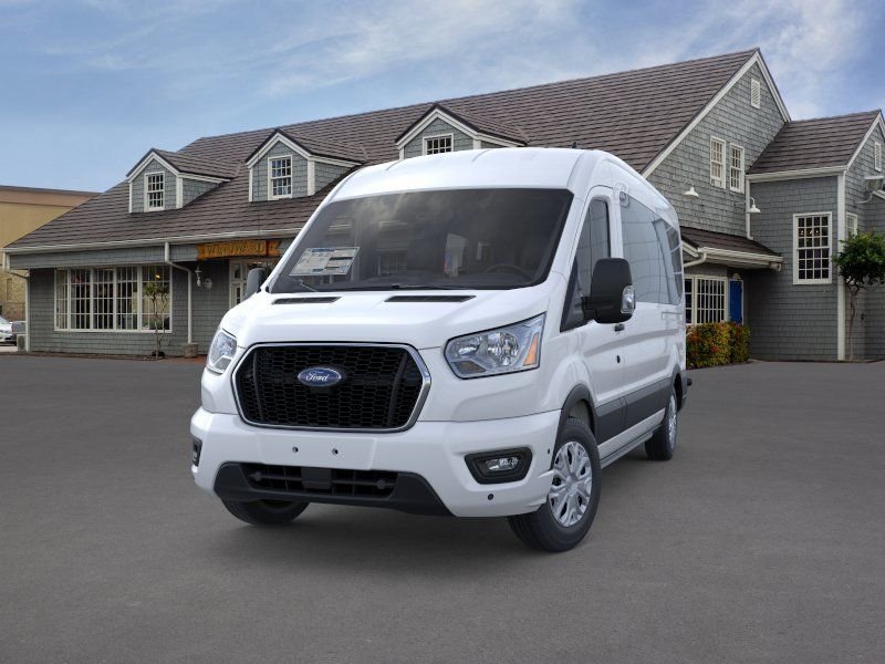 New 2025 Oxford White Ford XLT image 2