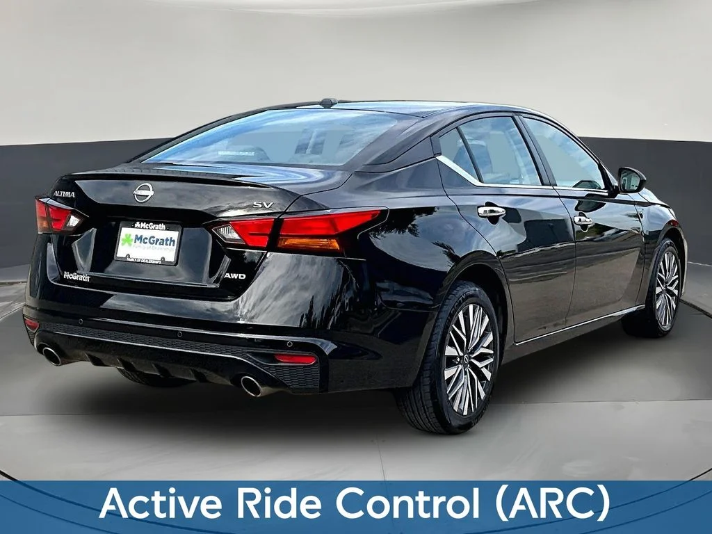 2023 Nissan Altima SV - Photo 8