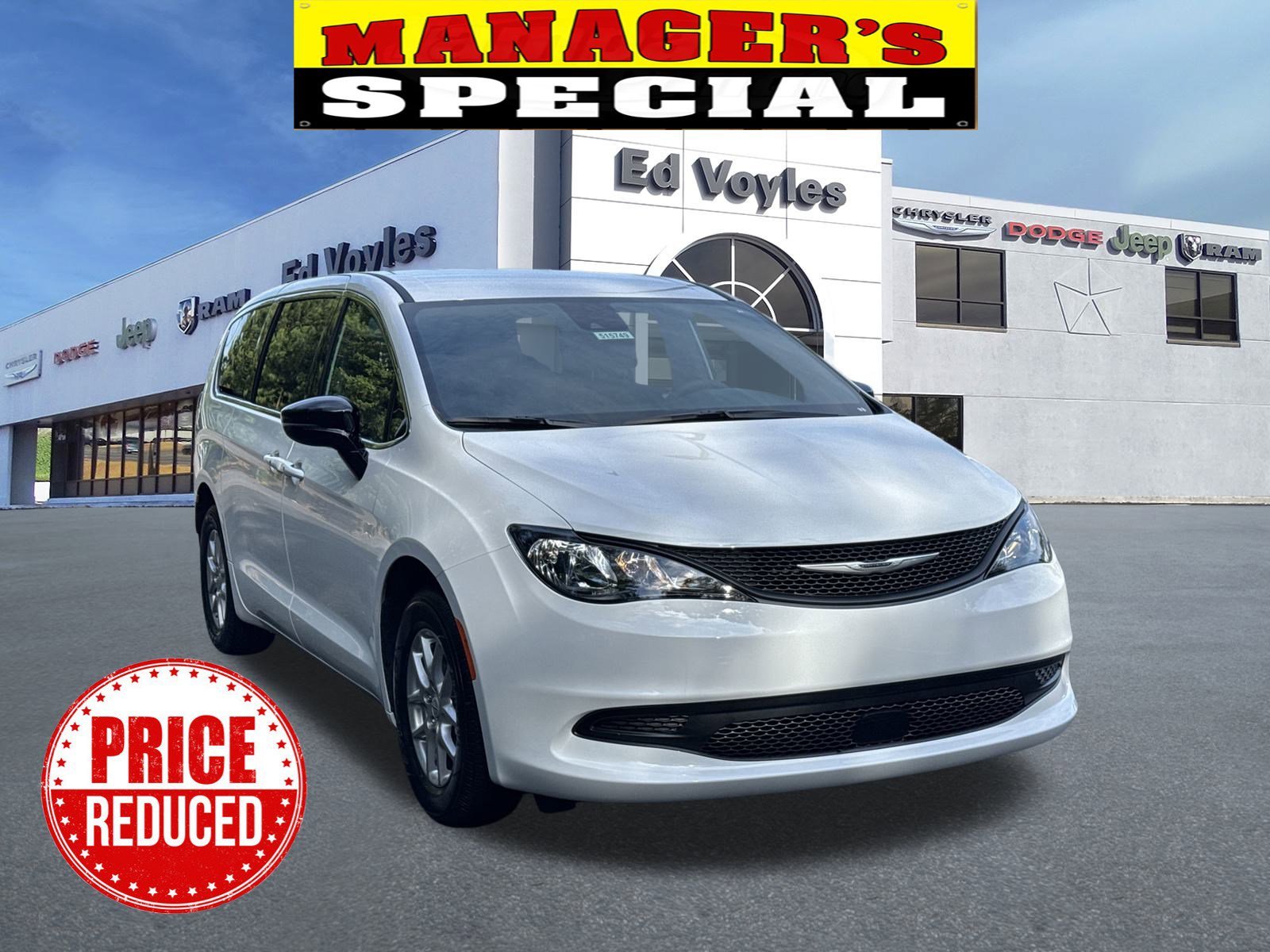 2025 Chrysler Voyager LX