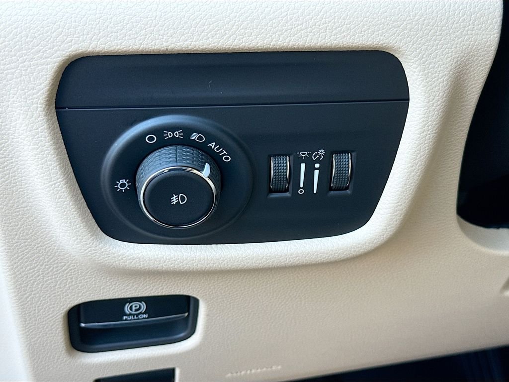 2025 Jeep Grand Cherokee Limited - Photo 15