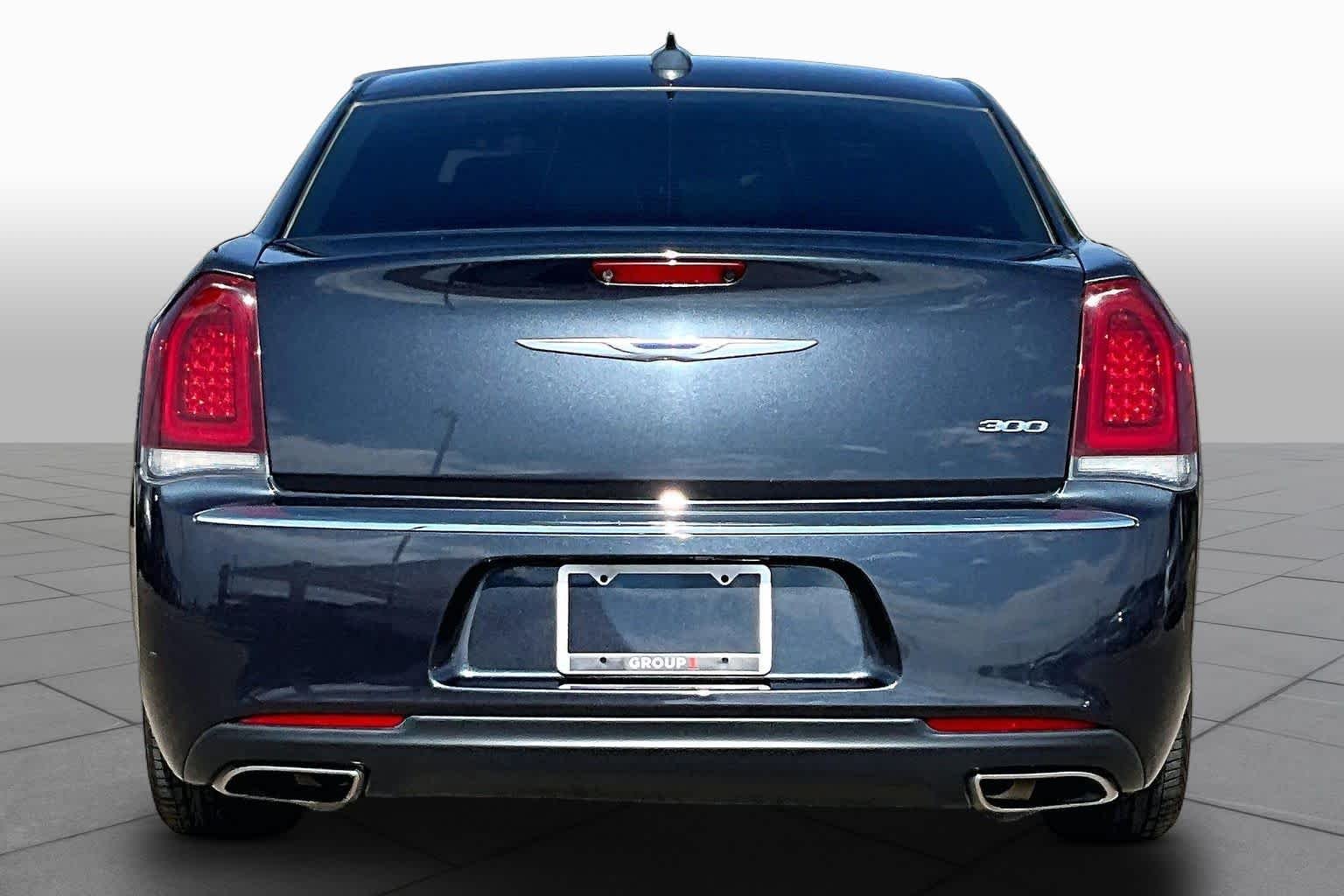 Used 2018 Maximum Steel Metallic Clearcoat Chrysler Touring L image 5