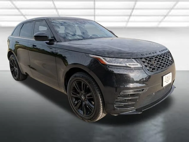 Used 2022 Black Land Rover R-Dynamic S image 1